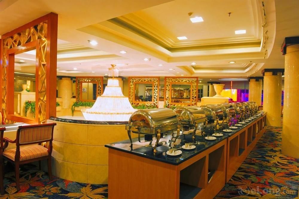 Hotel Crown Wuhan Exterior foto
